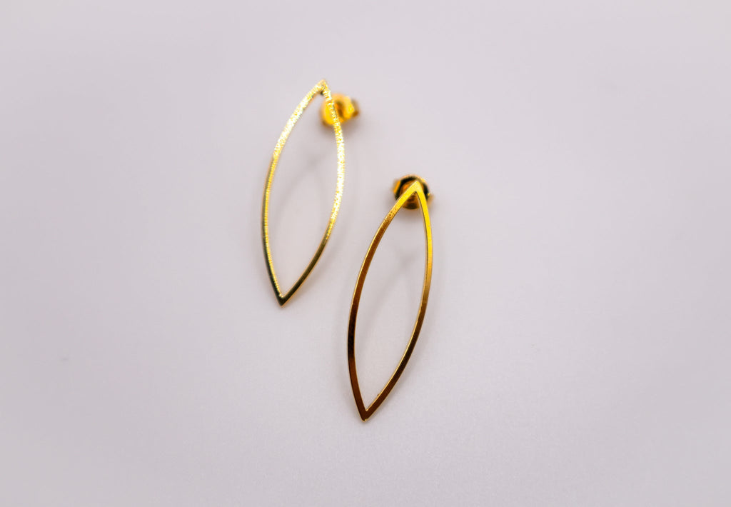 Golden Leaf Elegance Earrings â€?Elegant Gold Leaf Drop Jewelry