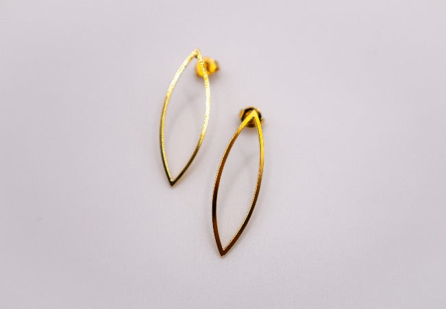 Golden Leaf Elegance Earrings â€?Elegant Gold Leaf Drop Jewelry