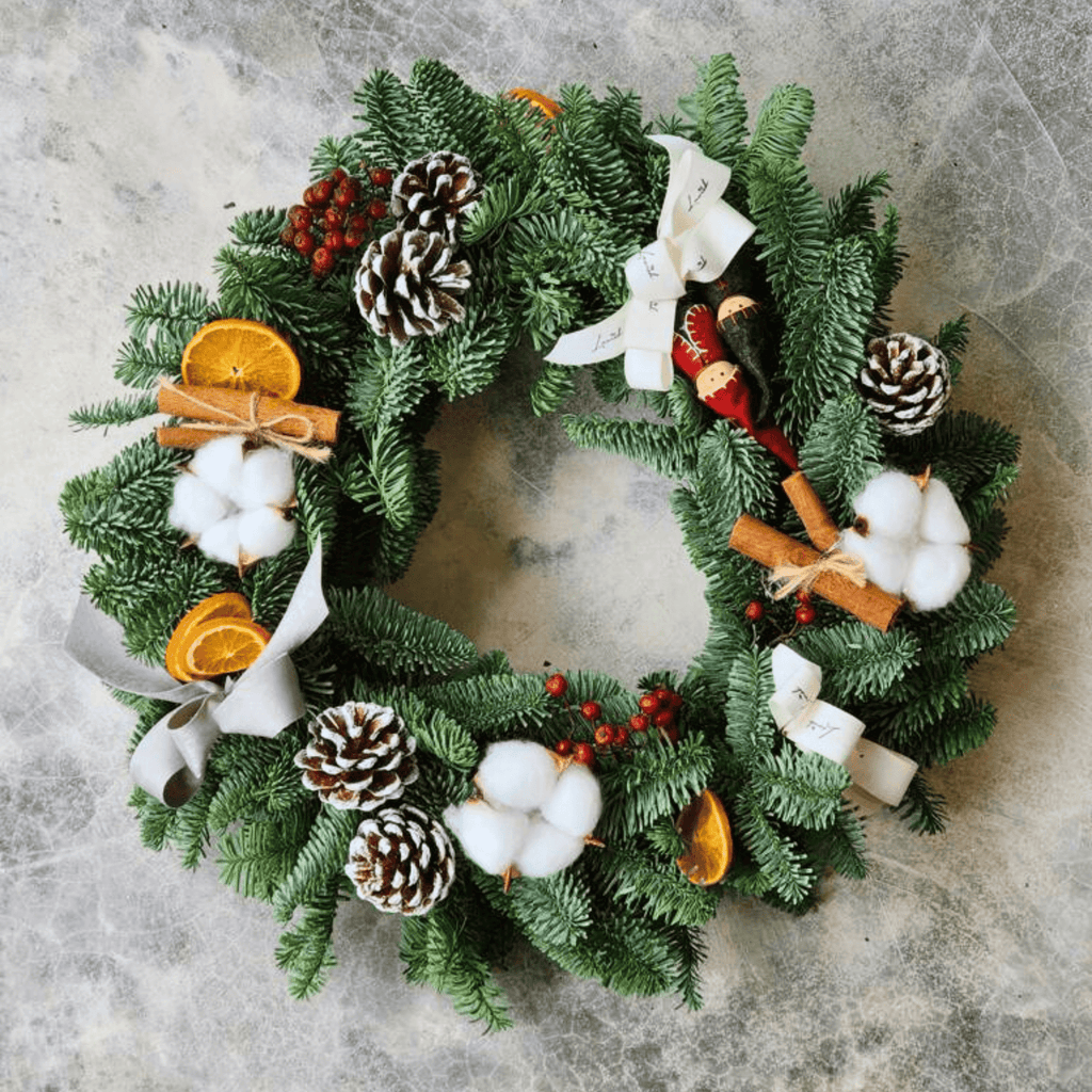 DIY Fresh Christmas Wreath Making at Christmas Market