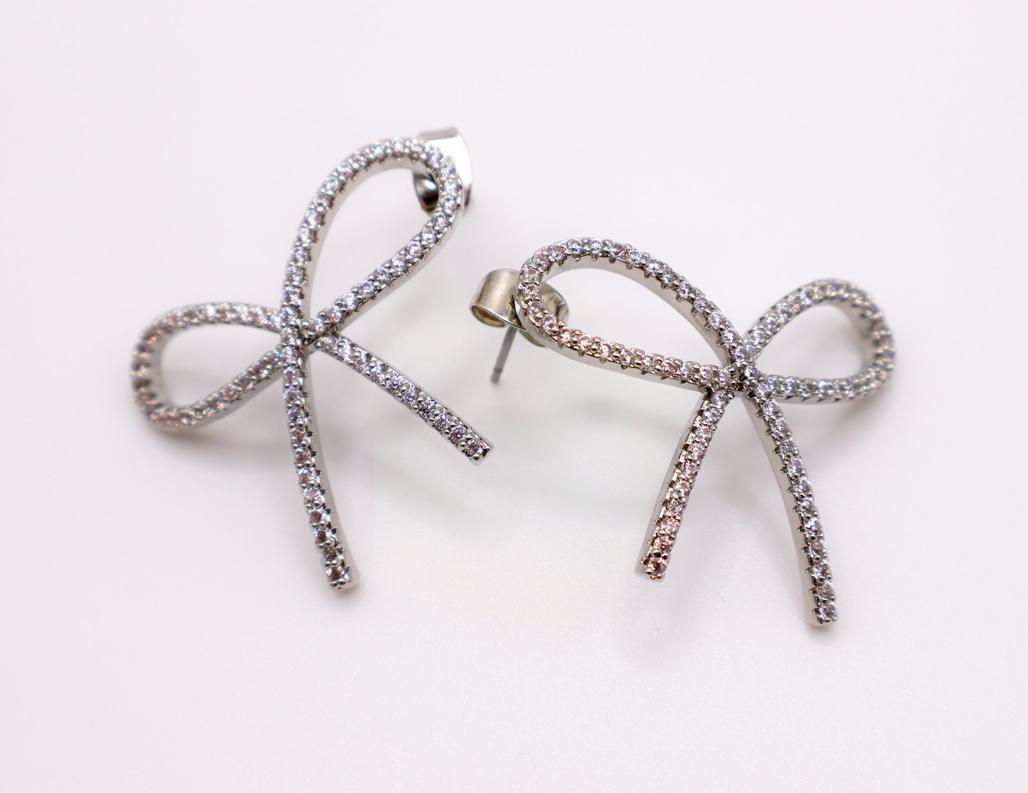 Chic Bow Tie Glamour Earrings â€?Gold Bow Tie Stud Jewelry