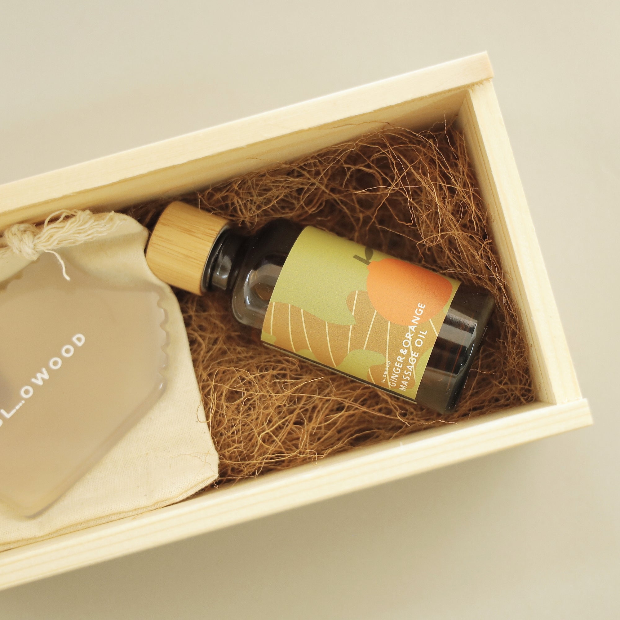 Agate Gua Sha & Natural Essential Oil Massage Set