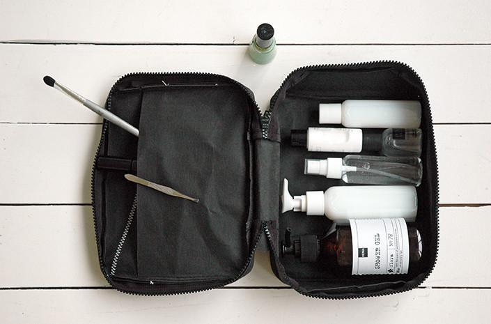 Zuperzozial - On-The-Road Long Stay Toiletbag (Large)