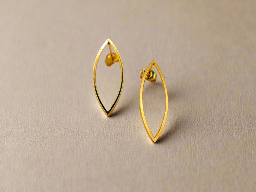 Golden Leaf Elegance Earrings â€?Elegant Gold Leaf Drop Jewelry