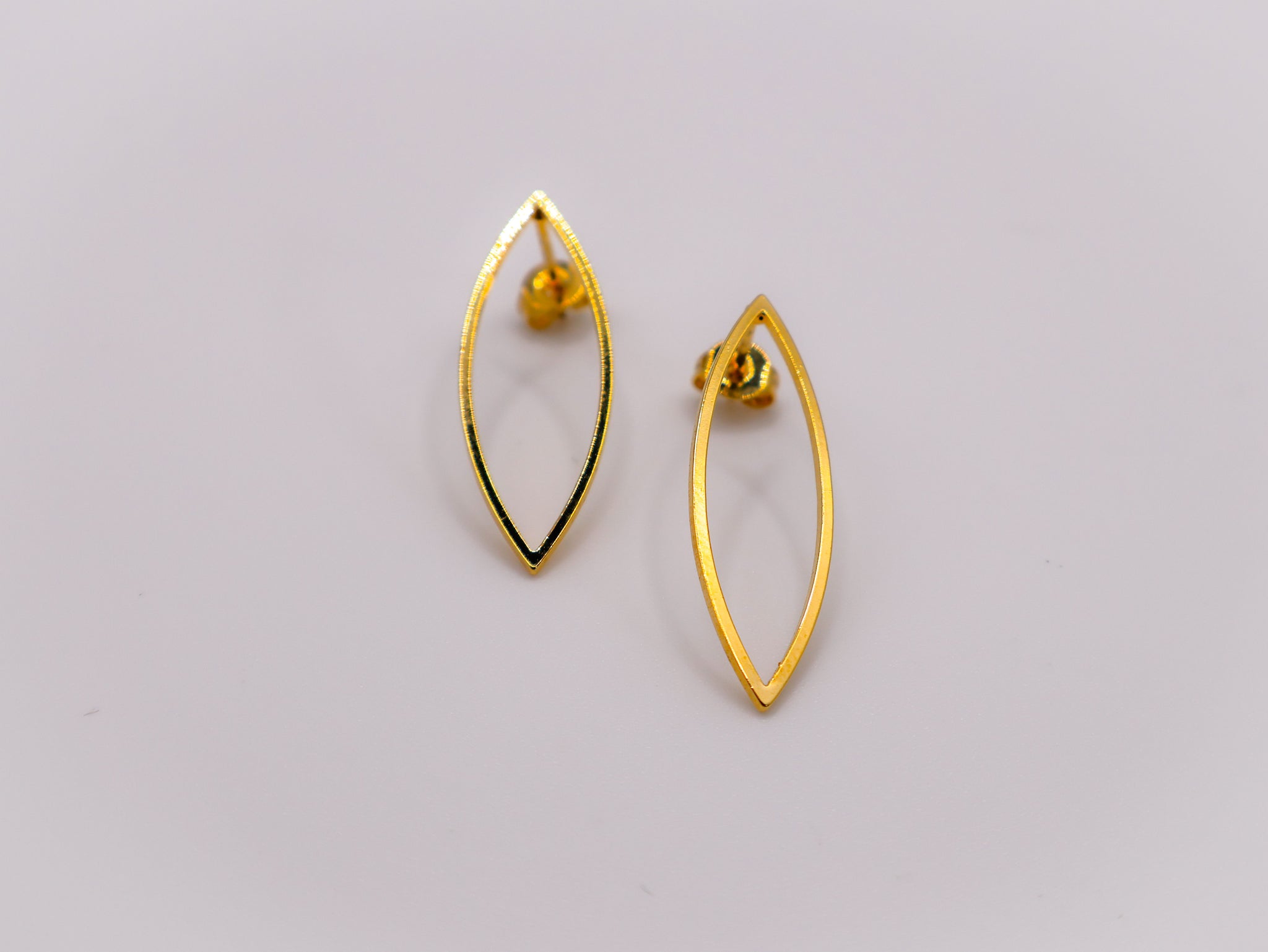 Golden Leaf Elegance Earrings â€?Elegant Gold Leaf Drop Jewelry
