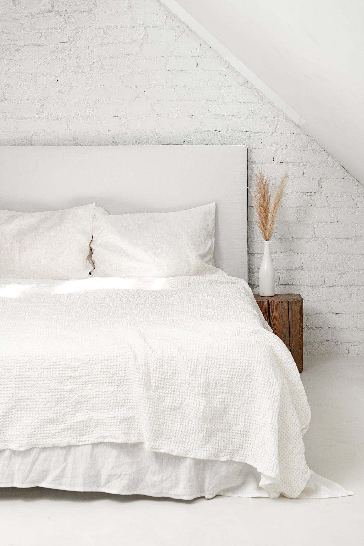 Linen waffle blanket in White