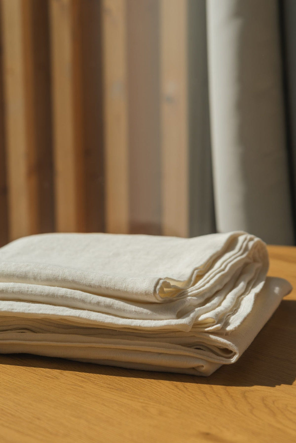 Linen sheets set in White