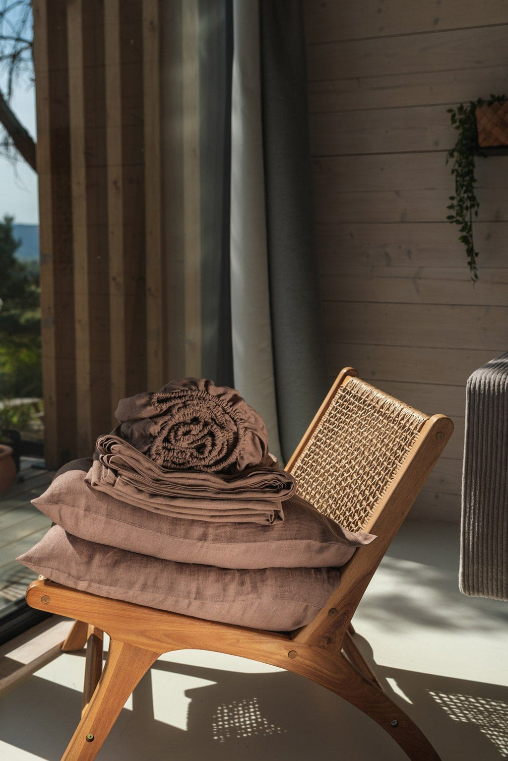 Linen sheets set in Rosy Brown