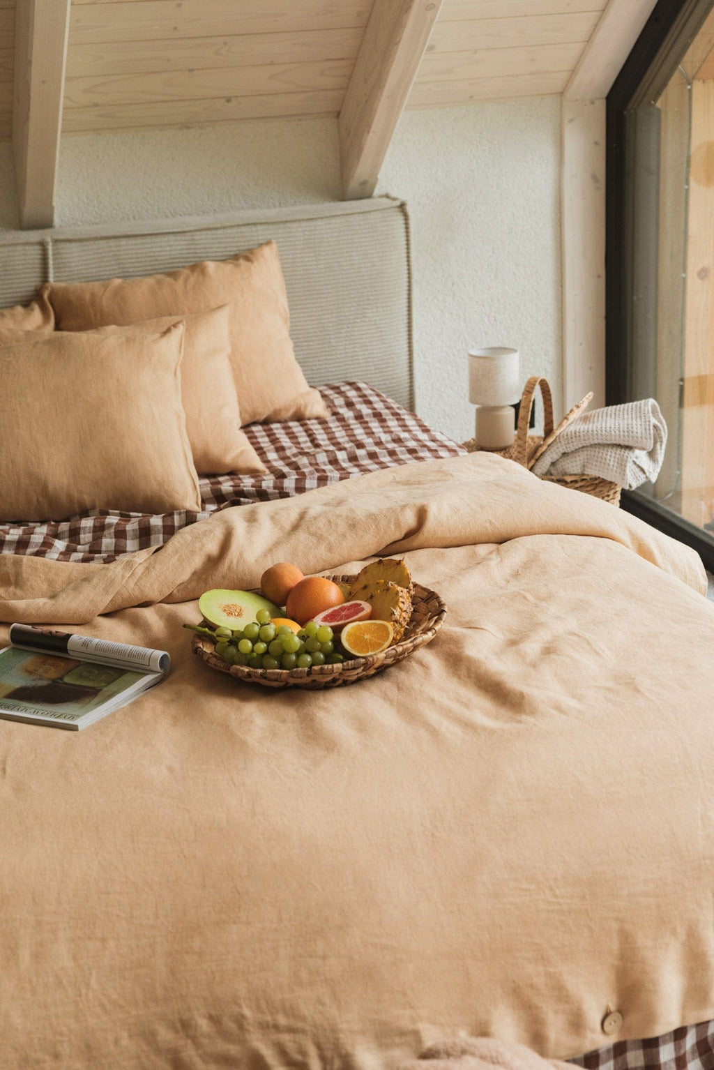 Linen bedding set in Mustard