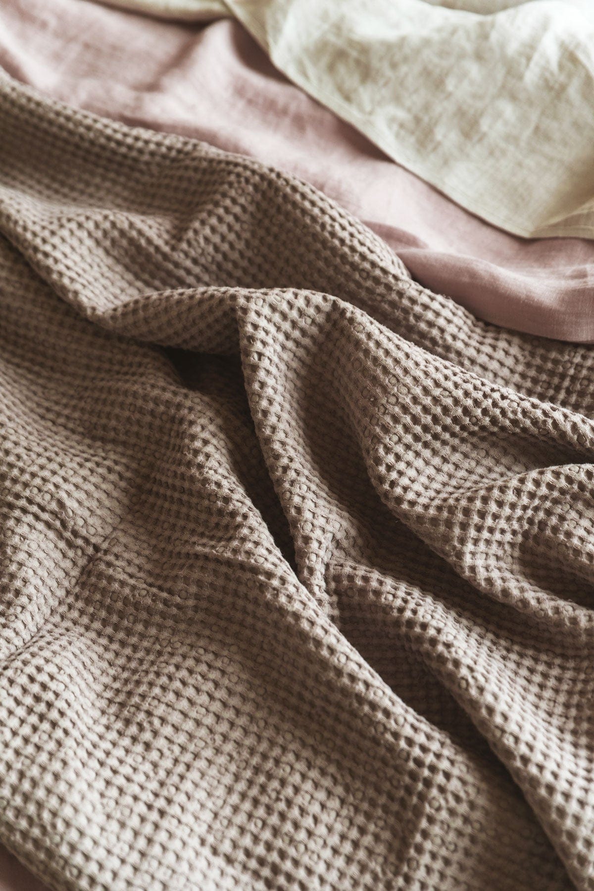 Linen waffle bed throw in Rosy Brown