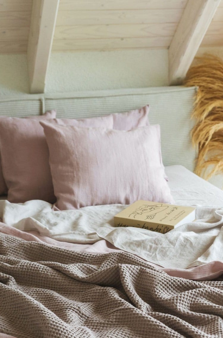 Linen pillowcase in Dusty Rose