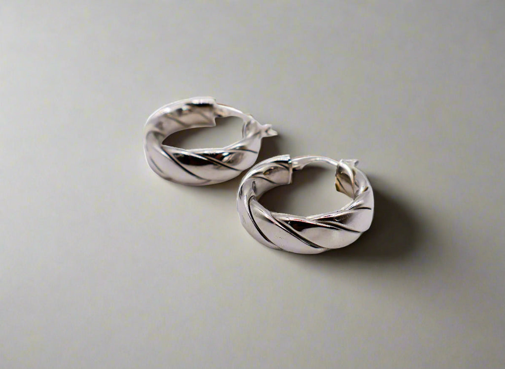 Italian Twisted Texture Silver Hoop Earrings â€?Elegant Women's Jewelry