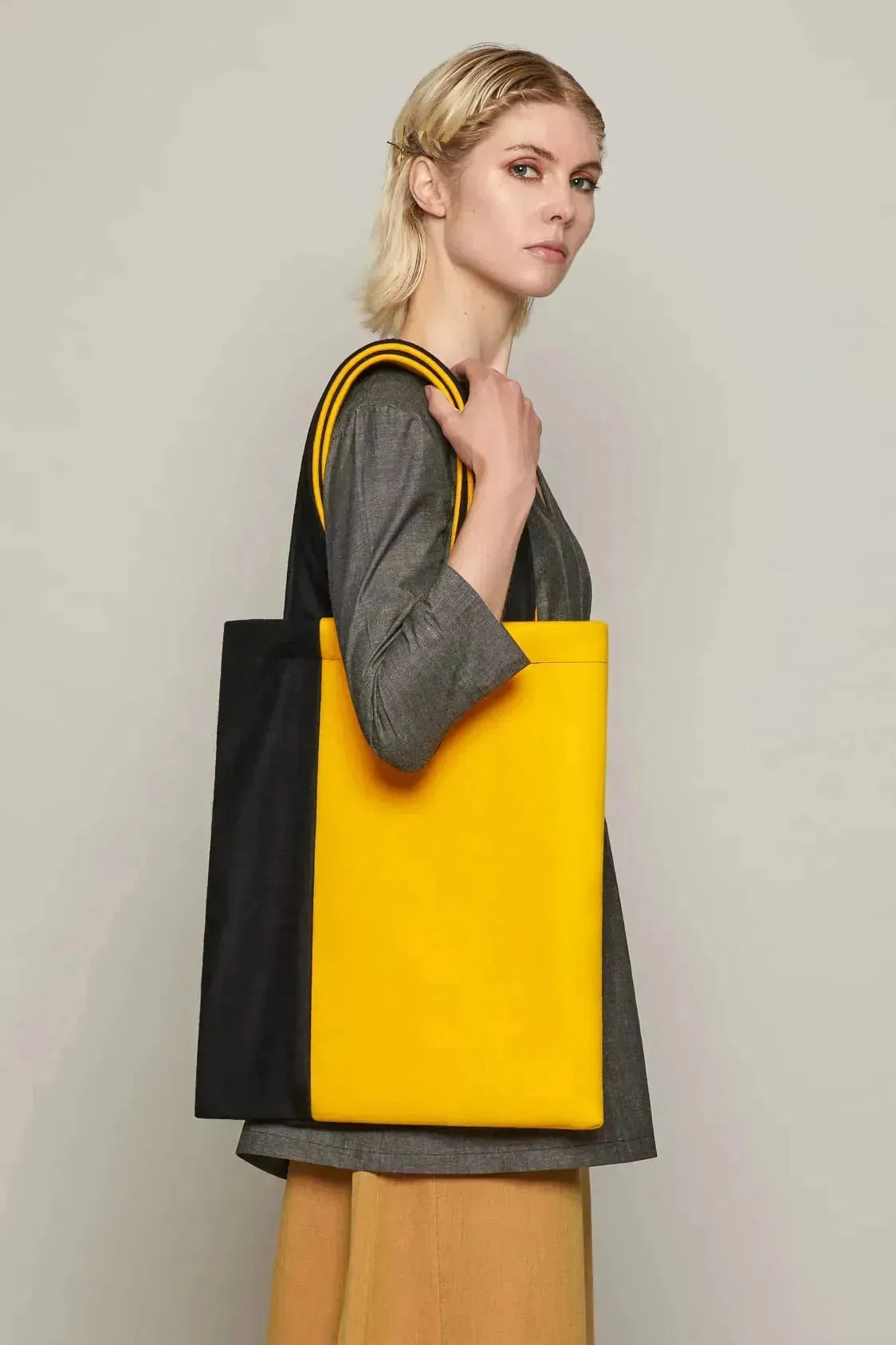 Helianthus Bag (Black & Yellow)