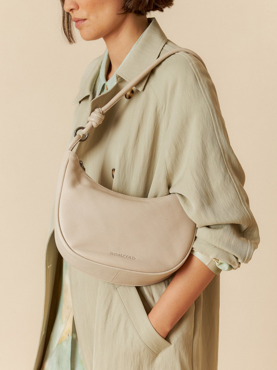 Half Moon Leather Ba Kc731 Crudo