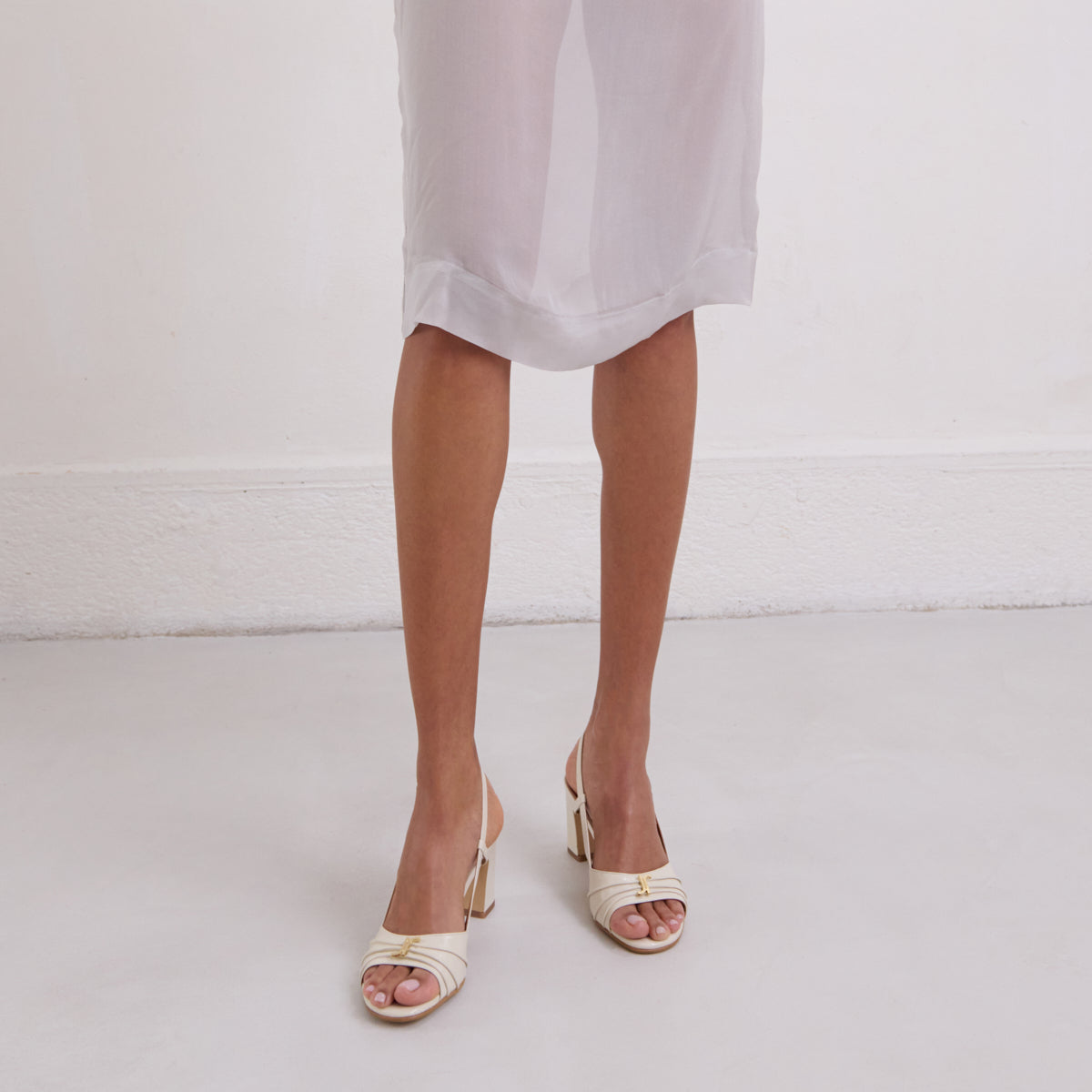 088- Victi Cuir Brillant Ecru