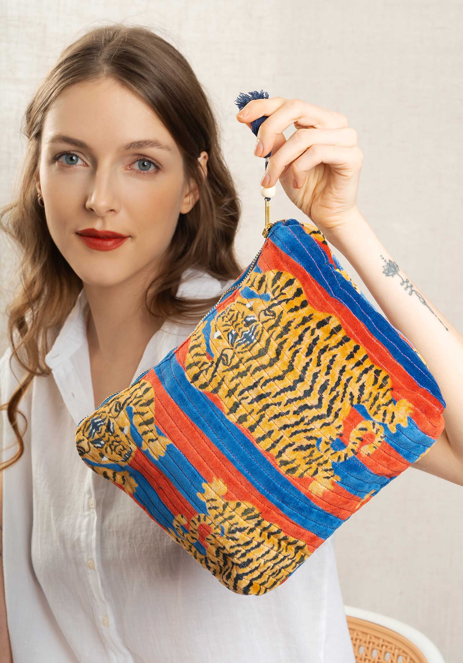 Pouch 2042 Tiger Navy