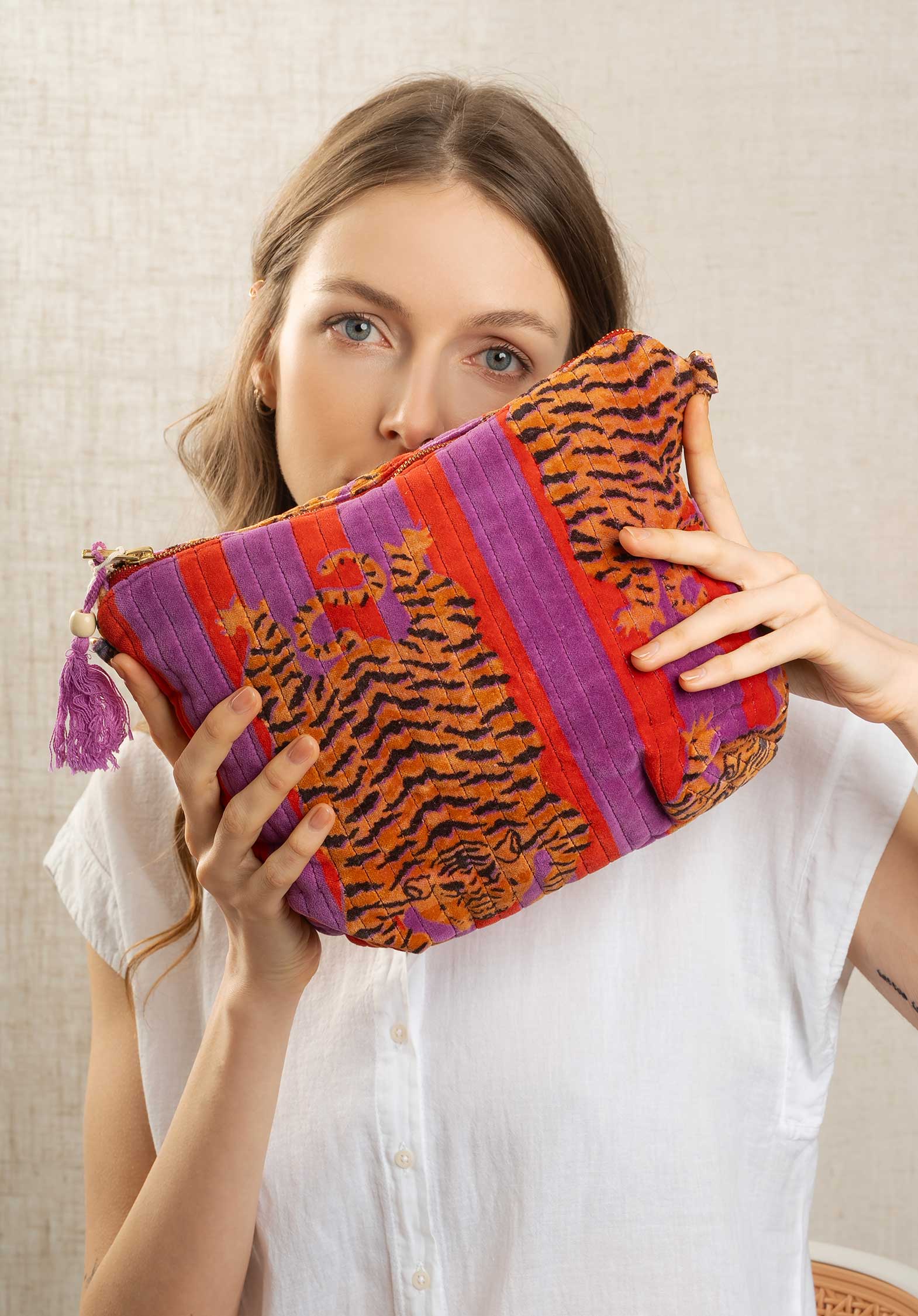 Pouch 2042 Tiger Purple