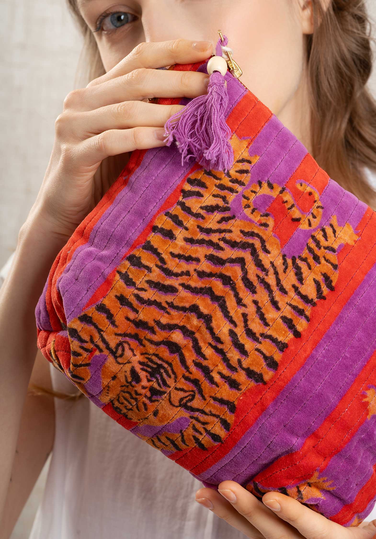 Pouch 2042 Tiger Purple
