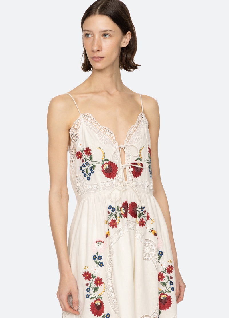 Celia Embroidery Slip D Pf25-046 Cream