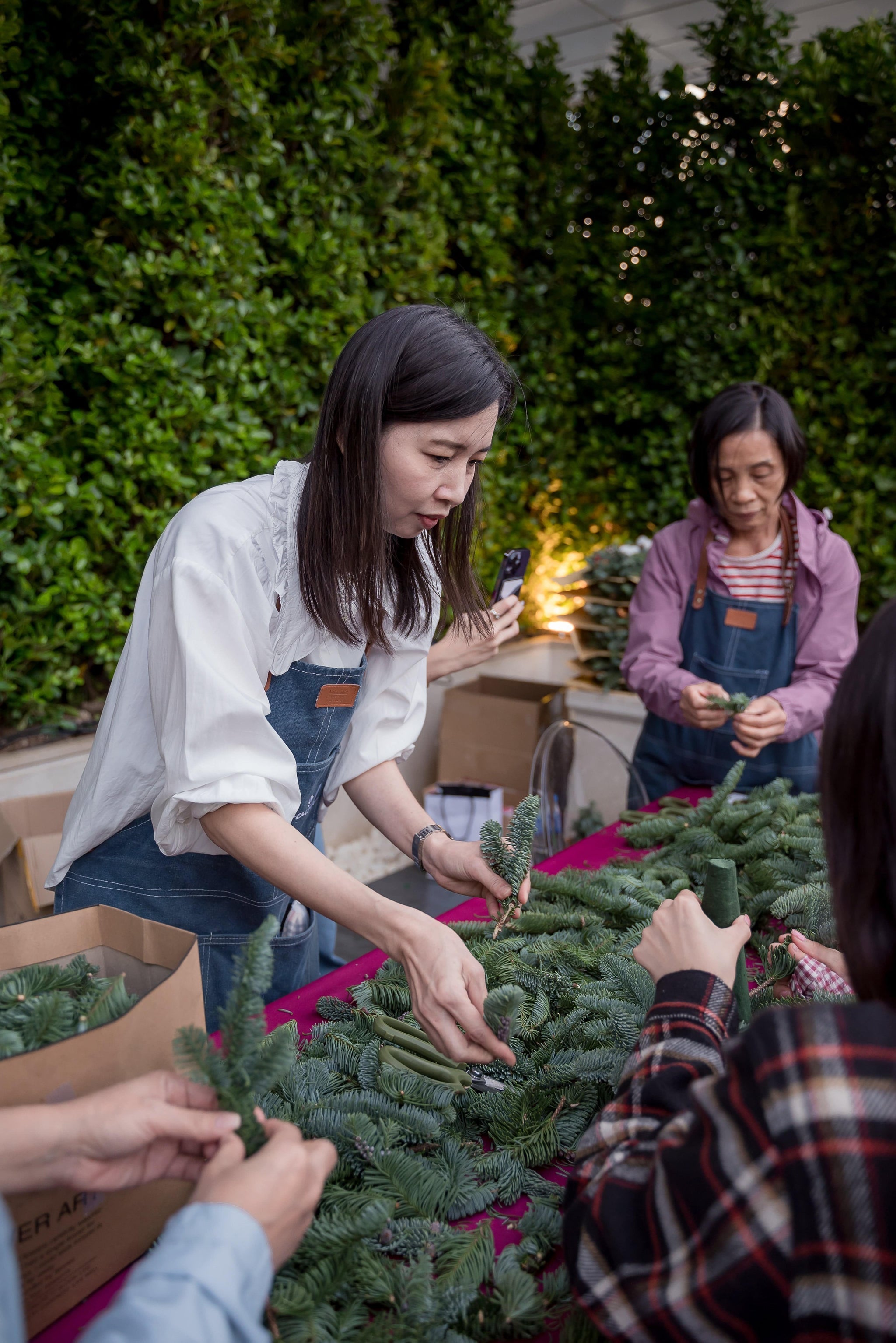 DIY Fresh Christmas Wreath Making at Christmas Market