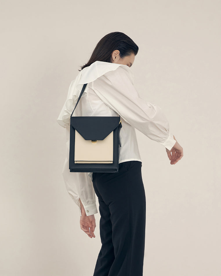 Cedar Bag â€?BLACK & OAT