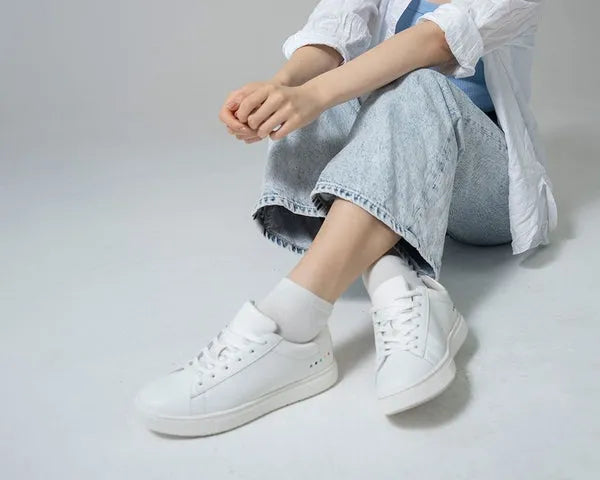 SYDNEY | Classic Recycled Leather sneakers in White - for him & her