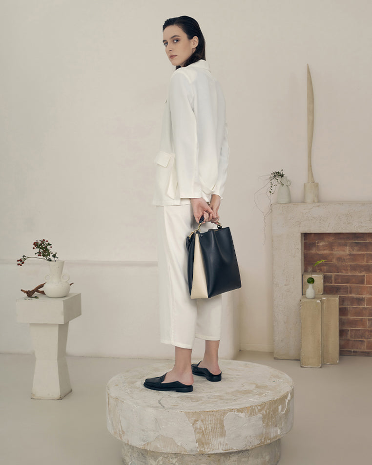 Two-Tone Tote â€?BLACK & OAT